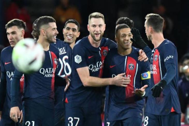 باريس سان جيرمان يقسو على ليل بثلاثية في الدوري الفرنسي